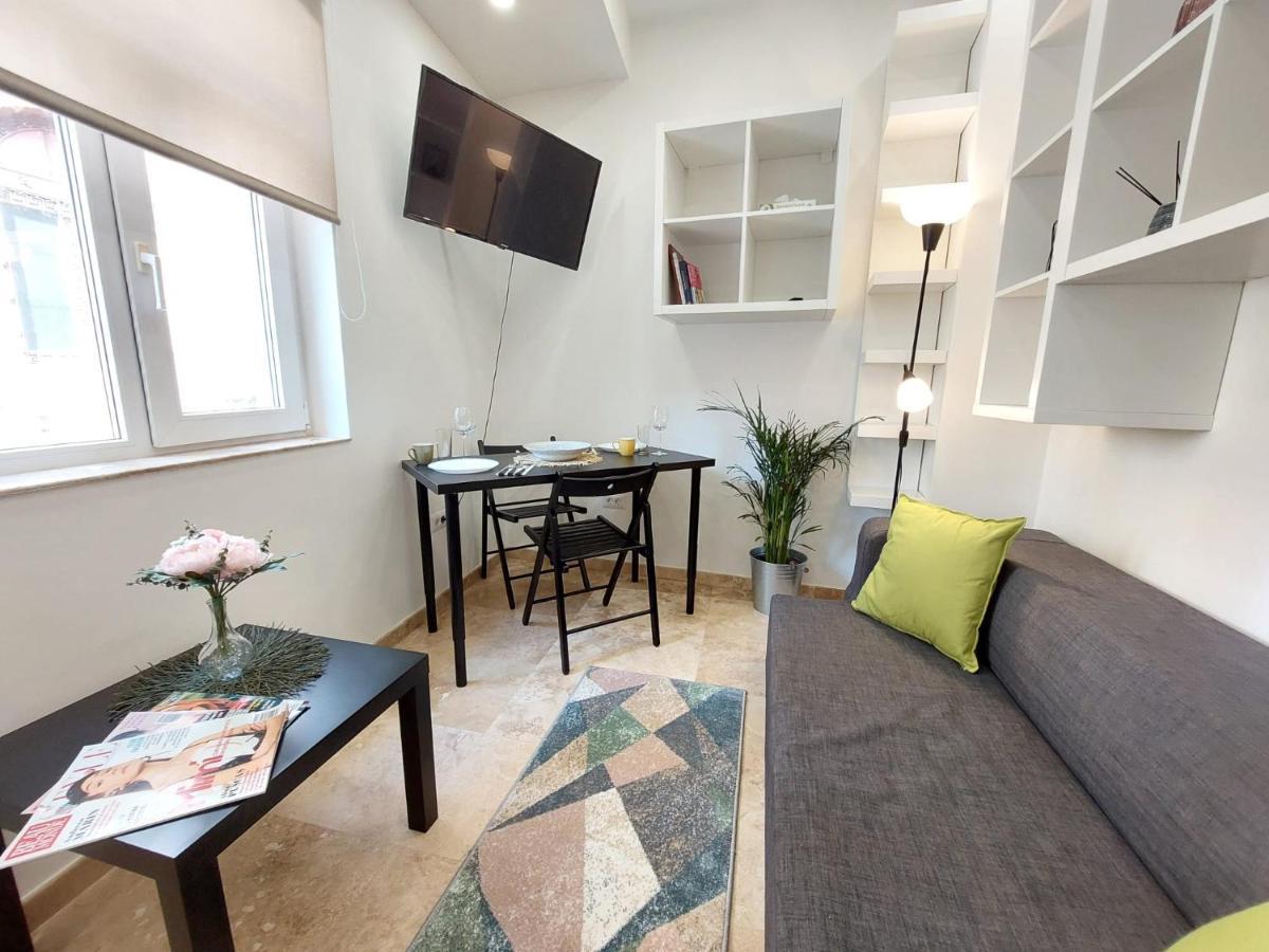 Sweet Dreams Suites Lovely Duplex Universitate Бухарест Экстерьер фото