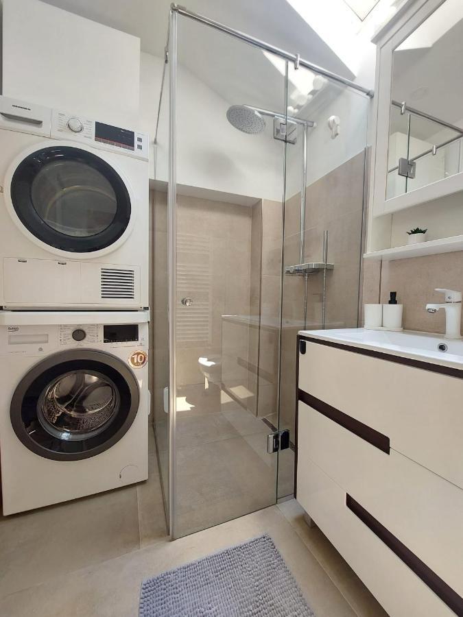 Sweet Dreams Suites Lovely Duplex Universitate Бухарест Экстерьер фото
