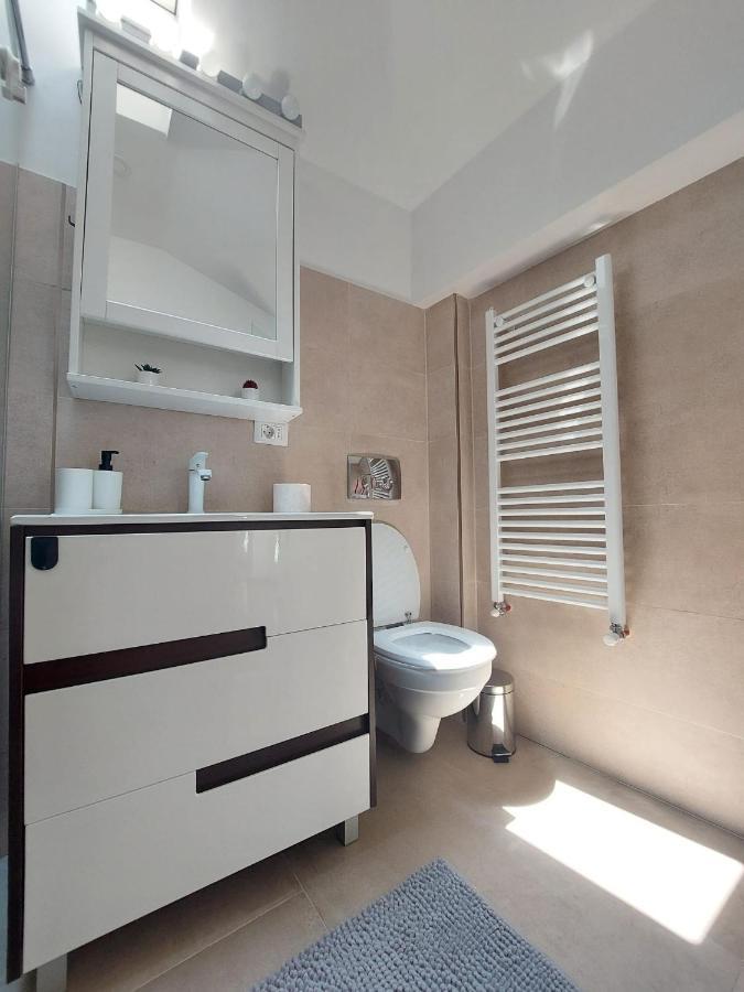 Sweet Dreams Suites Lovely Duplex Universitate Бухарест Экстерьер фото