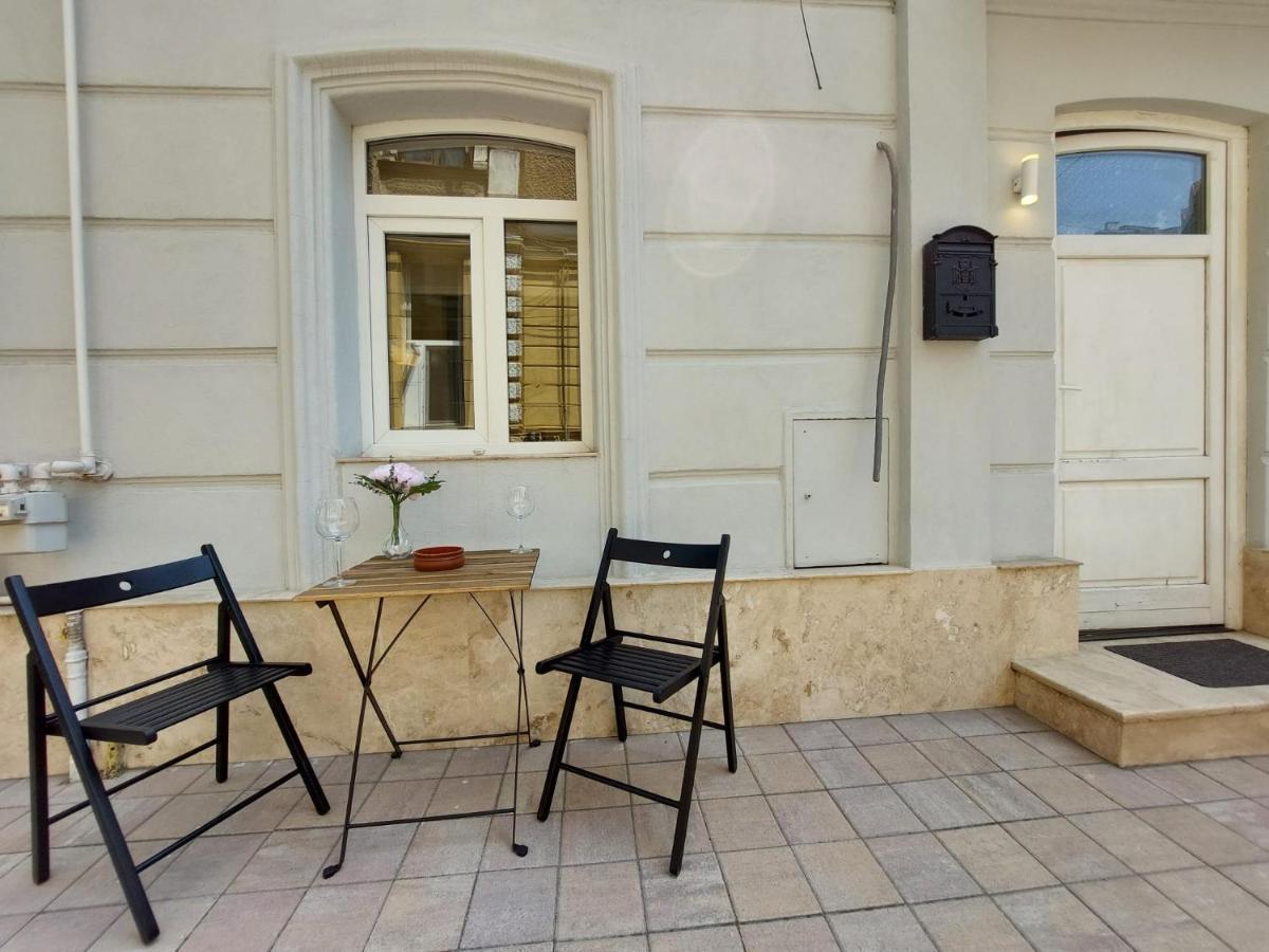 Sweet Dreams Suites Lovely Duplex Universitate Бухарест Экстерьер фото